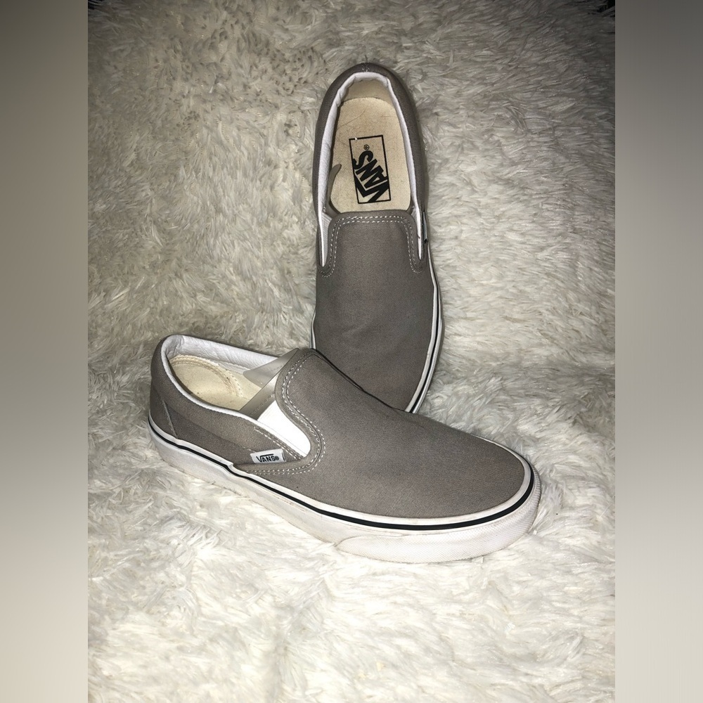 Vans Women's Gray Slip-On Flats size 8